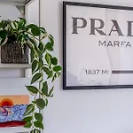Iflat Bright & Cozy Retreat